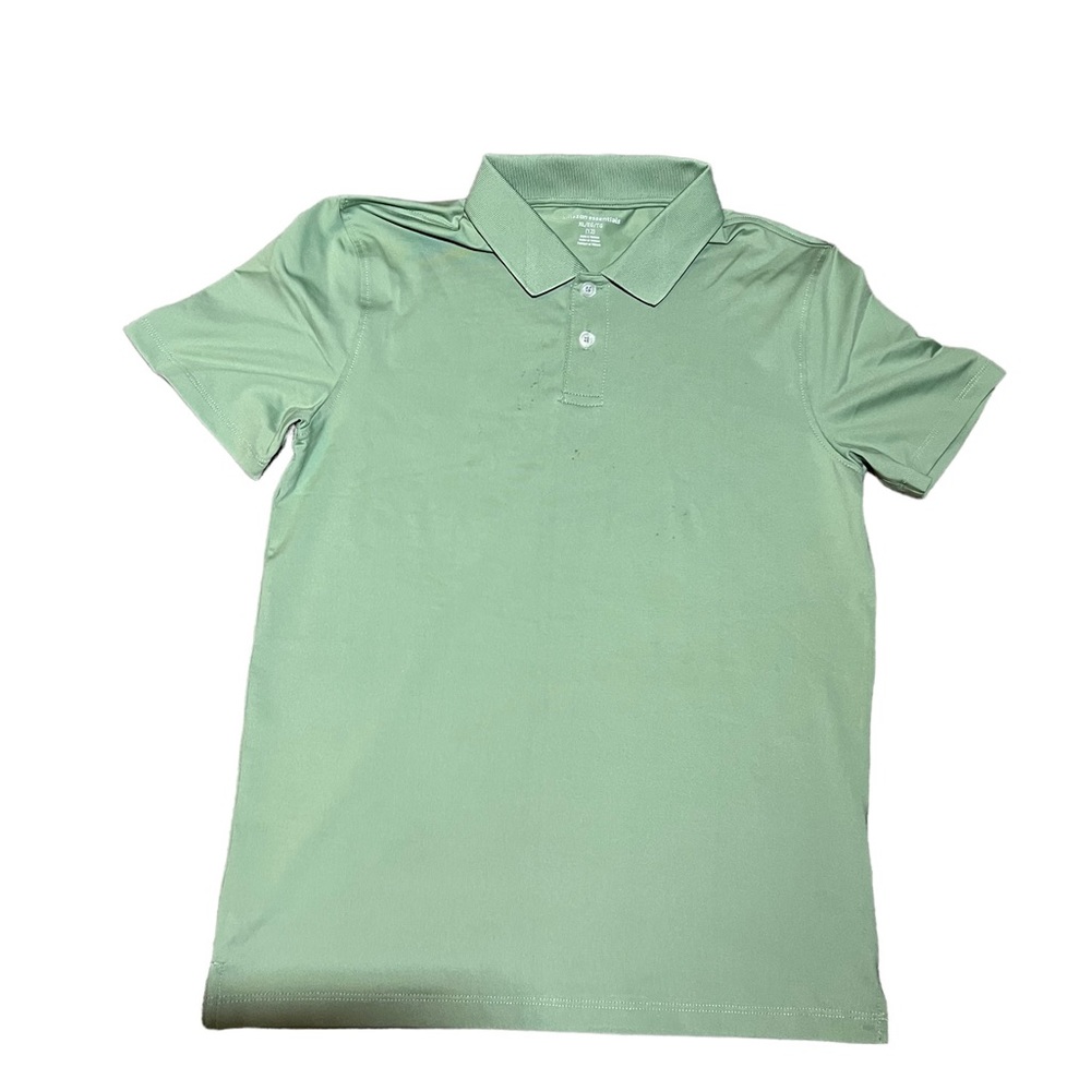 Amazon Essentials boys shirt size 12.     CBT 12
